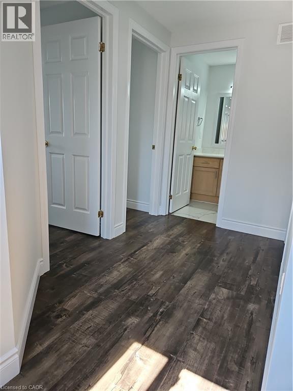 105 Activa Avenue, Kitchener, ON, N2E 2T3 - 19