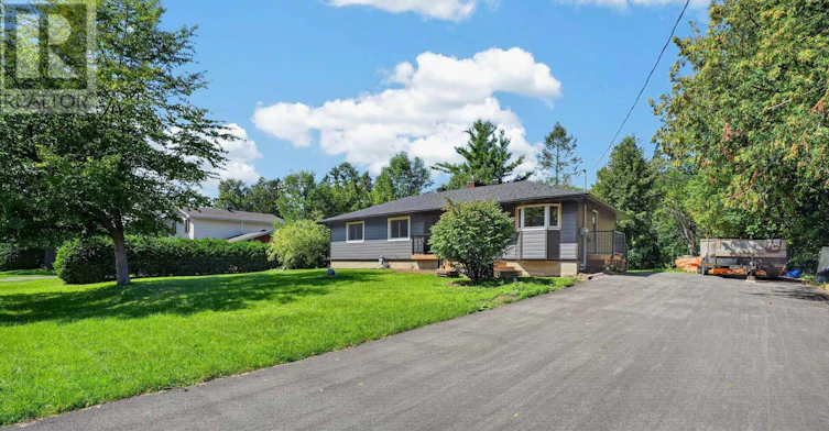 137 Grenfell Crescent, Ottawa, ON, K2G 0G6 - 2