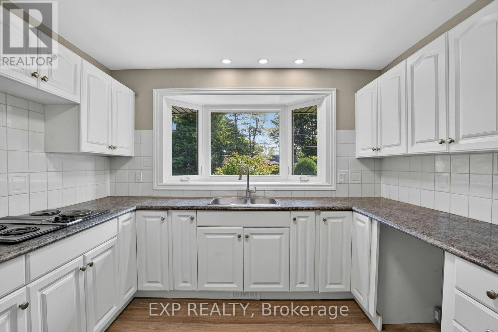 137 Grenfell Crescent, Ottawa, ON, K2G 0G6 - 13