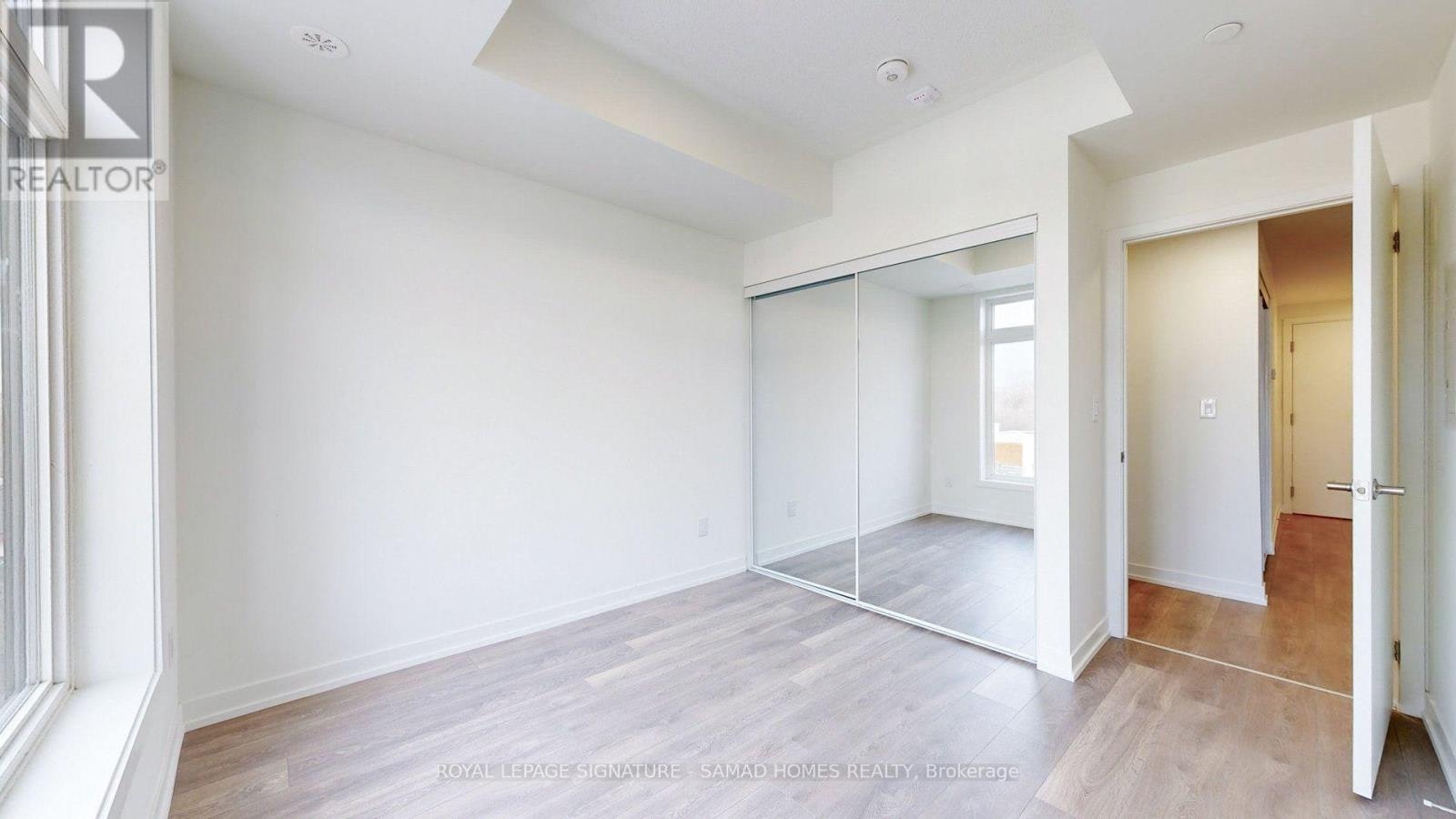 611-135 Canon Jackson Drive, Toronto, ON, M6M 0C3 - 10