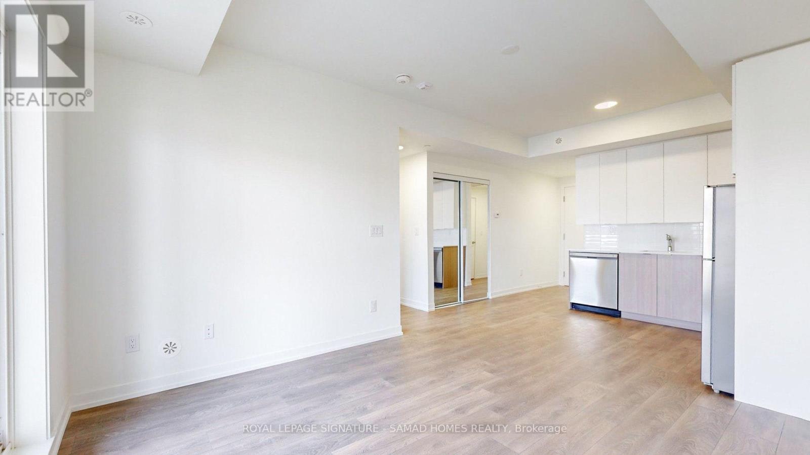 611-135 Canon Jackson Drive, Toronto, ON, M6M 0C3 - 8