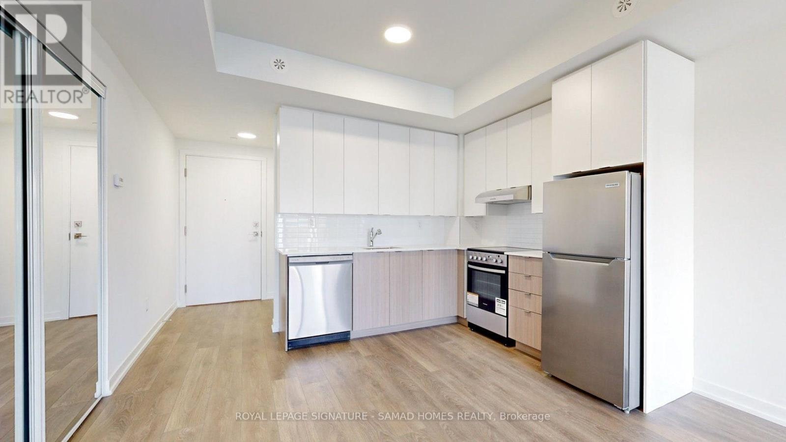 611-135 Canon Jackson Drive, Toronto, ON, M6M 0C3 - 7