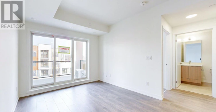 611-135 Canon Jackson Drive, Toronto, ON, M6M 0C3 - 9