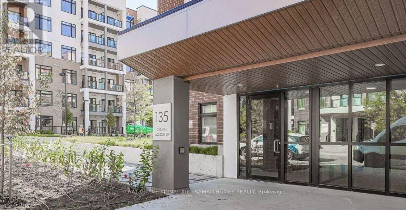 611-135 Canon Jackson Drive, Toronto, ON, M6M 0C3 - 2