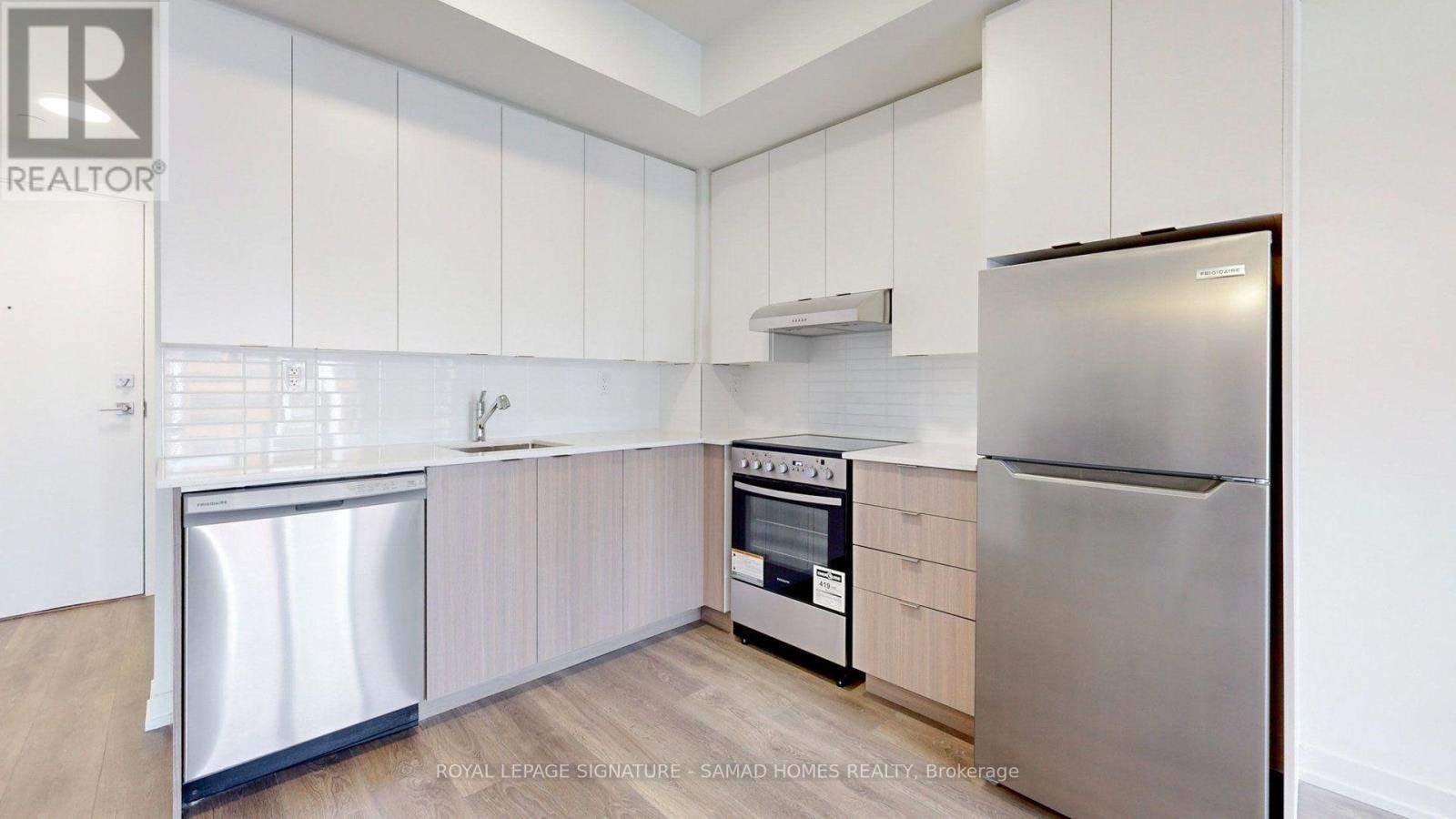 611-135 Canon Jackson Drive, Toronto, ON, M6M 0C3 - 5