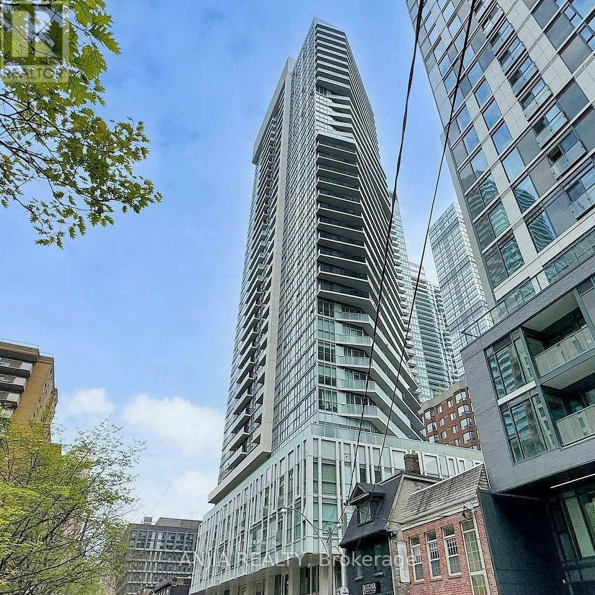 206-77 Mutual Street, Toronto, ON, M5B 0E5