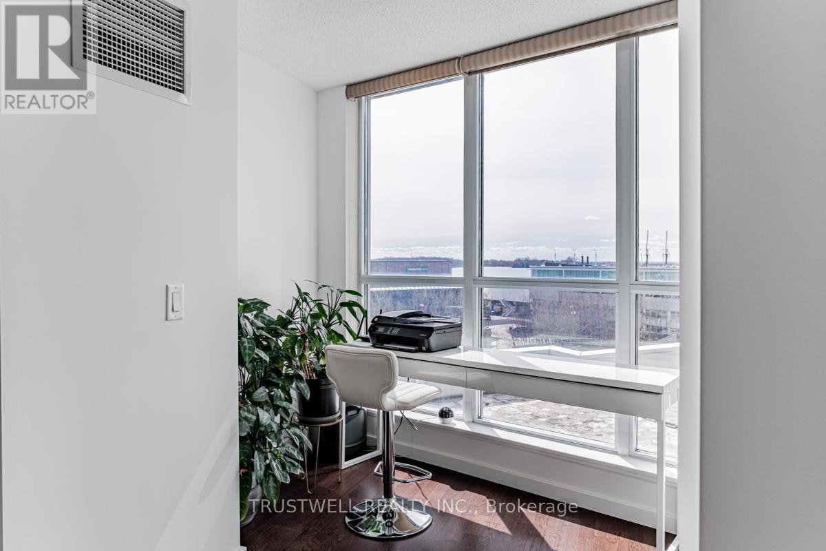 511-208 Queens Quay W, Toronto, ON, M5J 2Y5 - 4
