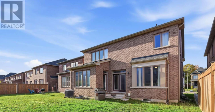 17 Micklefield Avenue, Whitby, ON, L1P 0C2 - 16