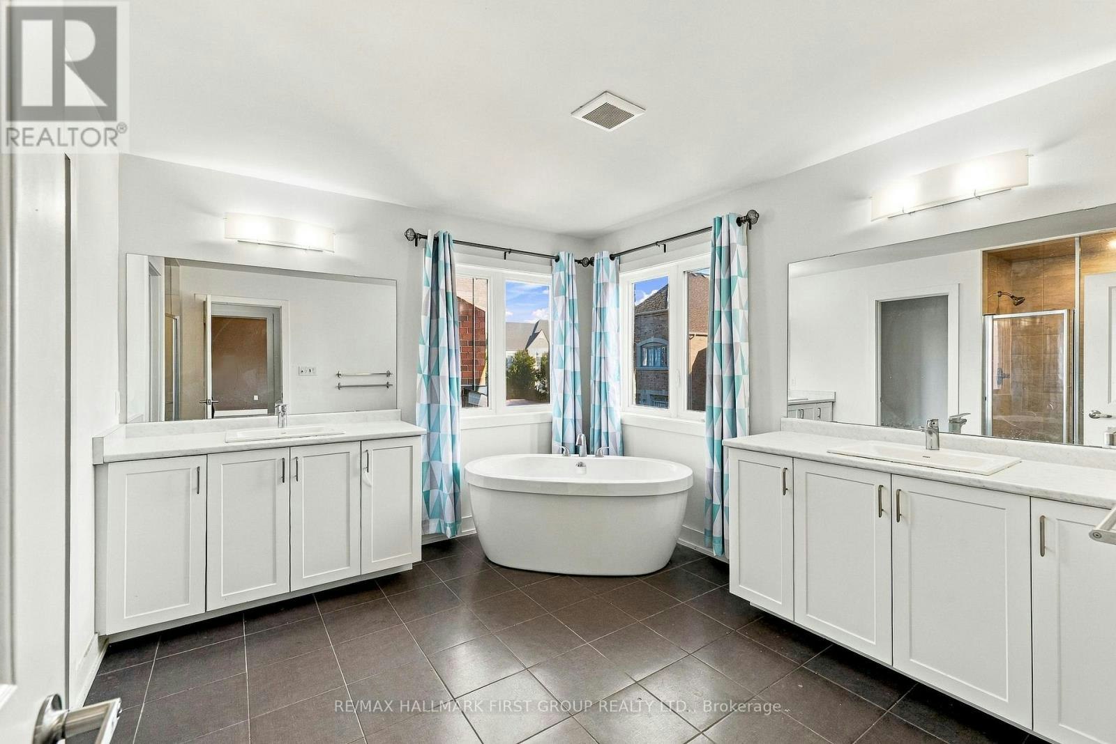17 Micklefield Avenue, Whitby, ON, L1P 0C2 - 12