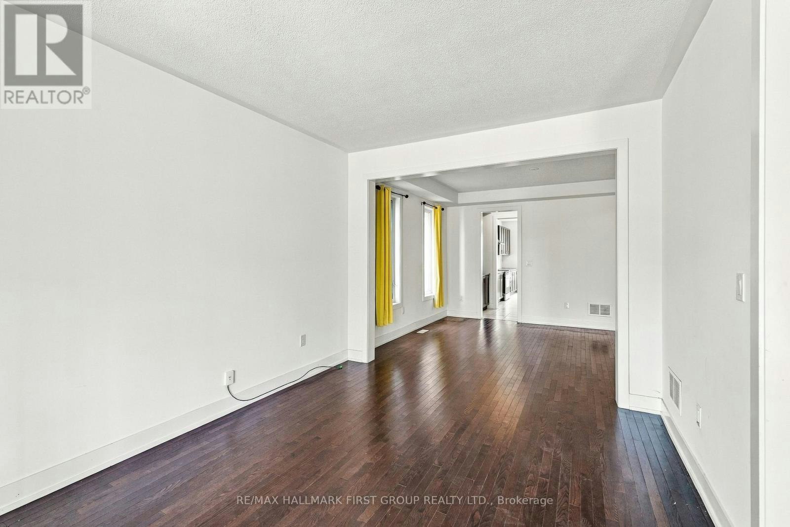 17 Micklefield Avenue, Whitby, ON, L1P 0C2 - 4