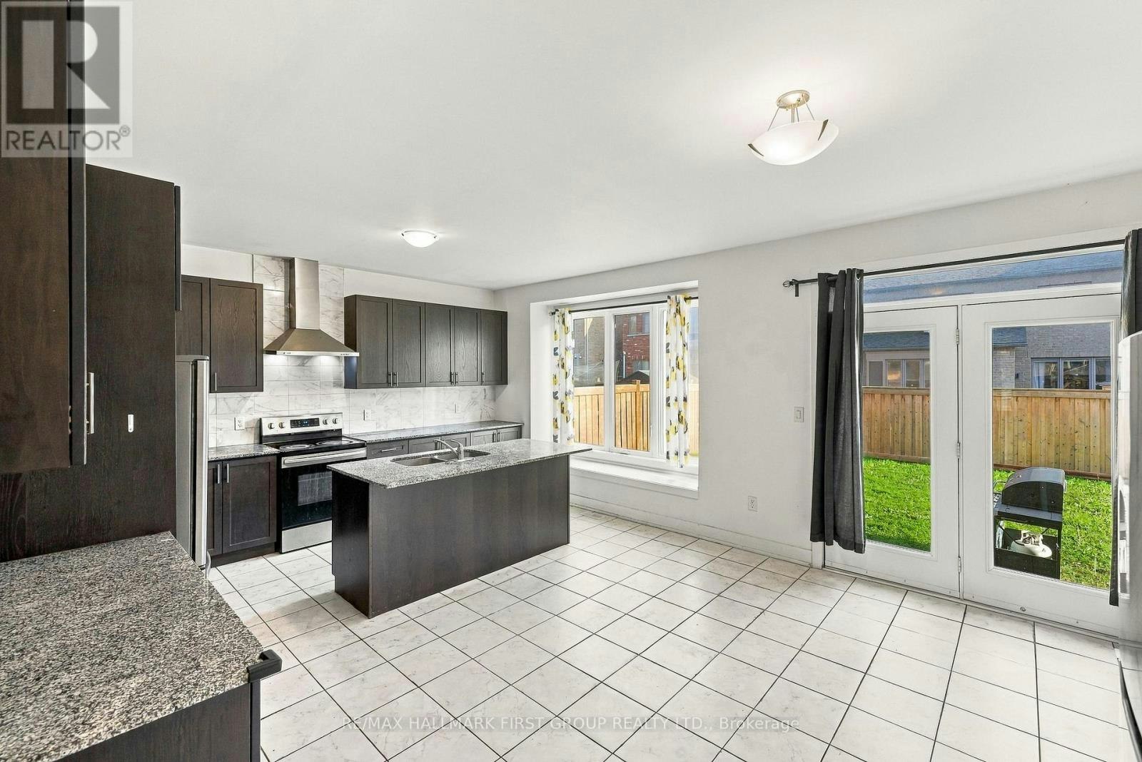 17 Micklefield Avenue, Whitby, ON, L1P 0C2 - 6