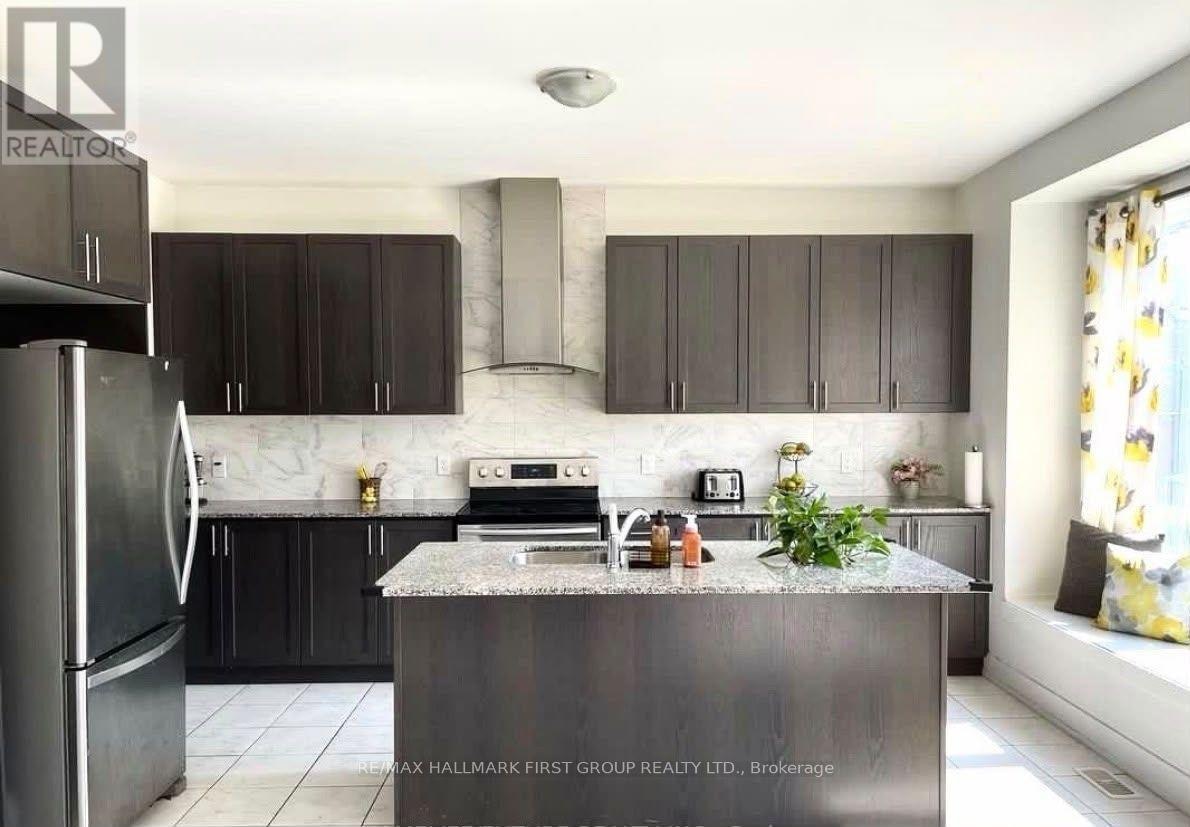 17 Micklefield Avenue, Whitby, ON, L1P 0C2 - 2