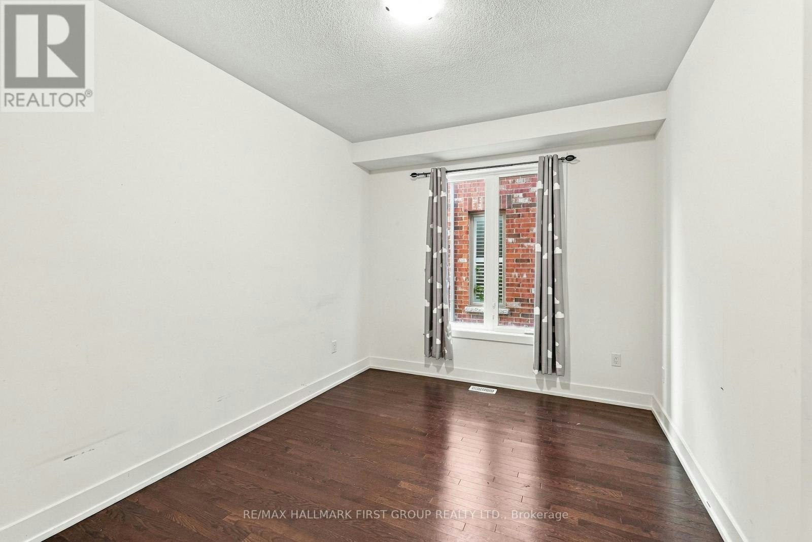 17 Micklefield Avenue, Whitby, ON, L1P 0C2 - 10