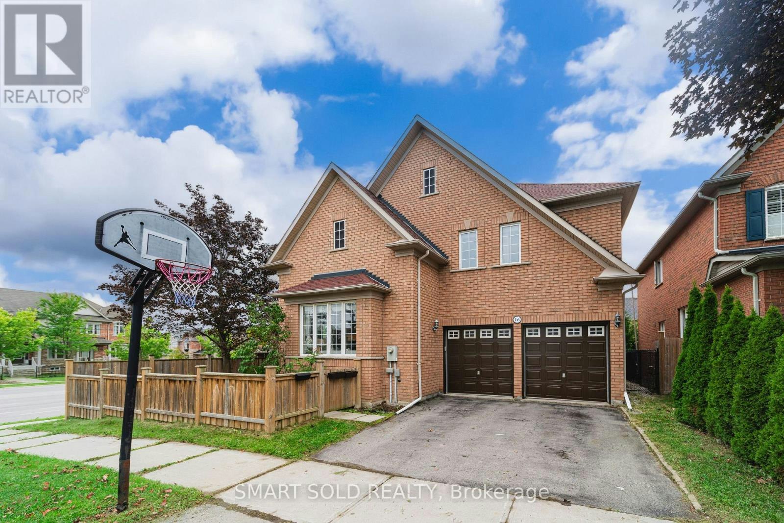 16 Courtney Crescent, Richmond Hill, ON, L4E 4B9
