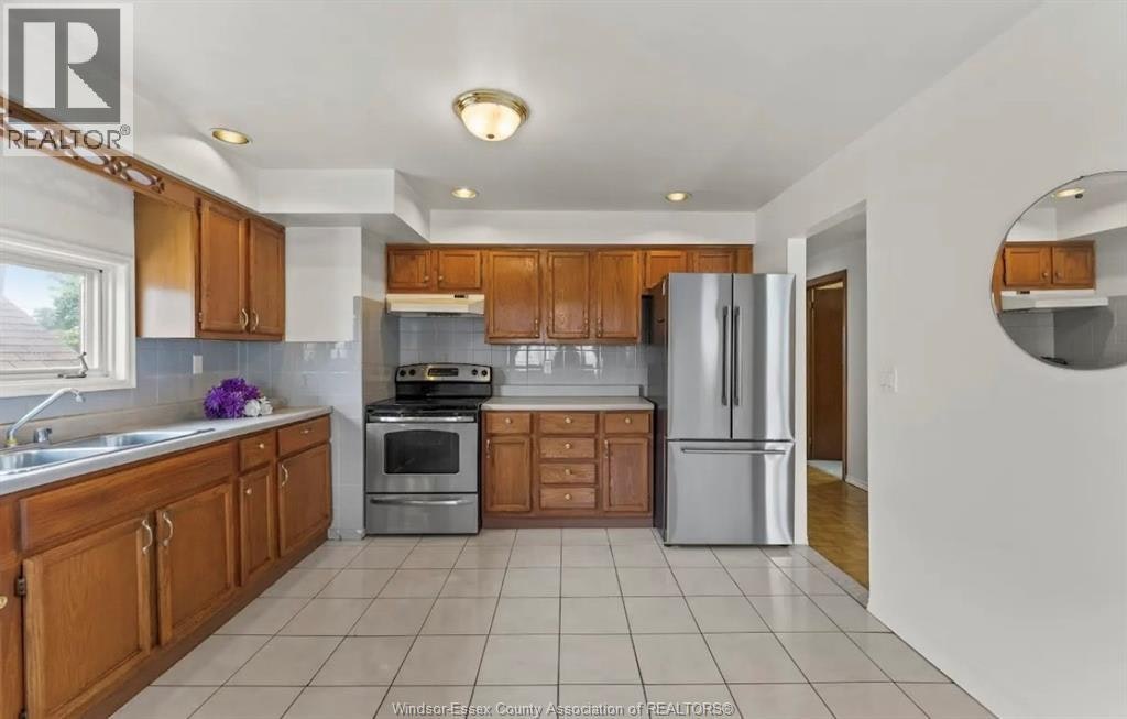 Upper-1637 Drouillard, Windsor, ON, N8Y 2S4 - 2