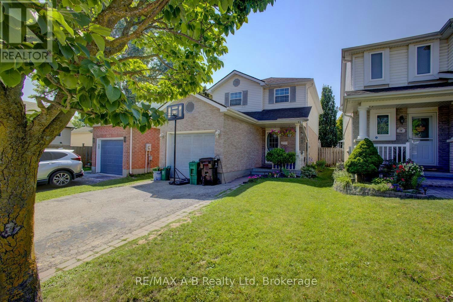 223 Melran Drive, Cambridge, ON, N3C 4E5