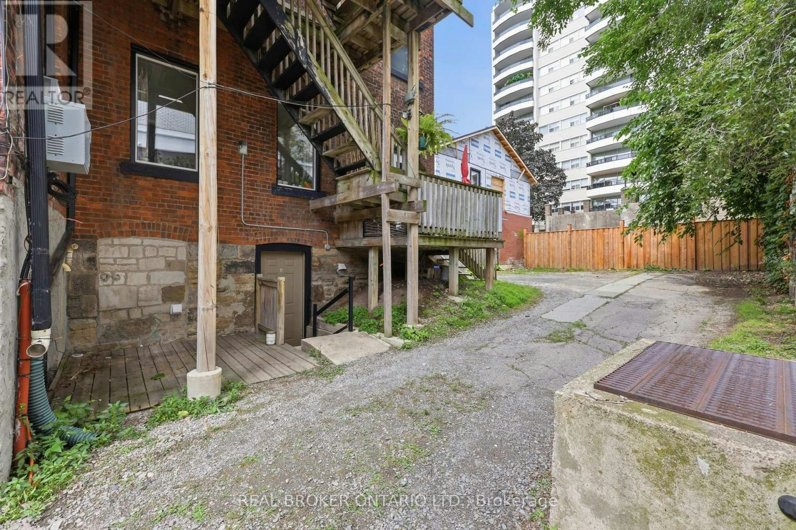 98 Duke Street, Hamilton, ON, L8P 1X5 - 4
