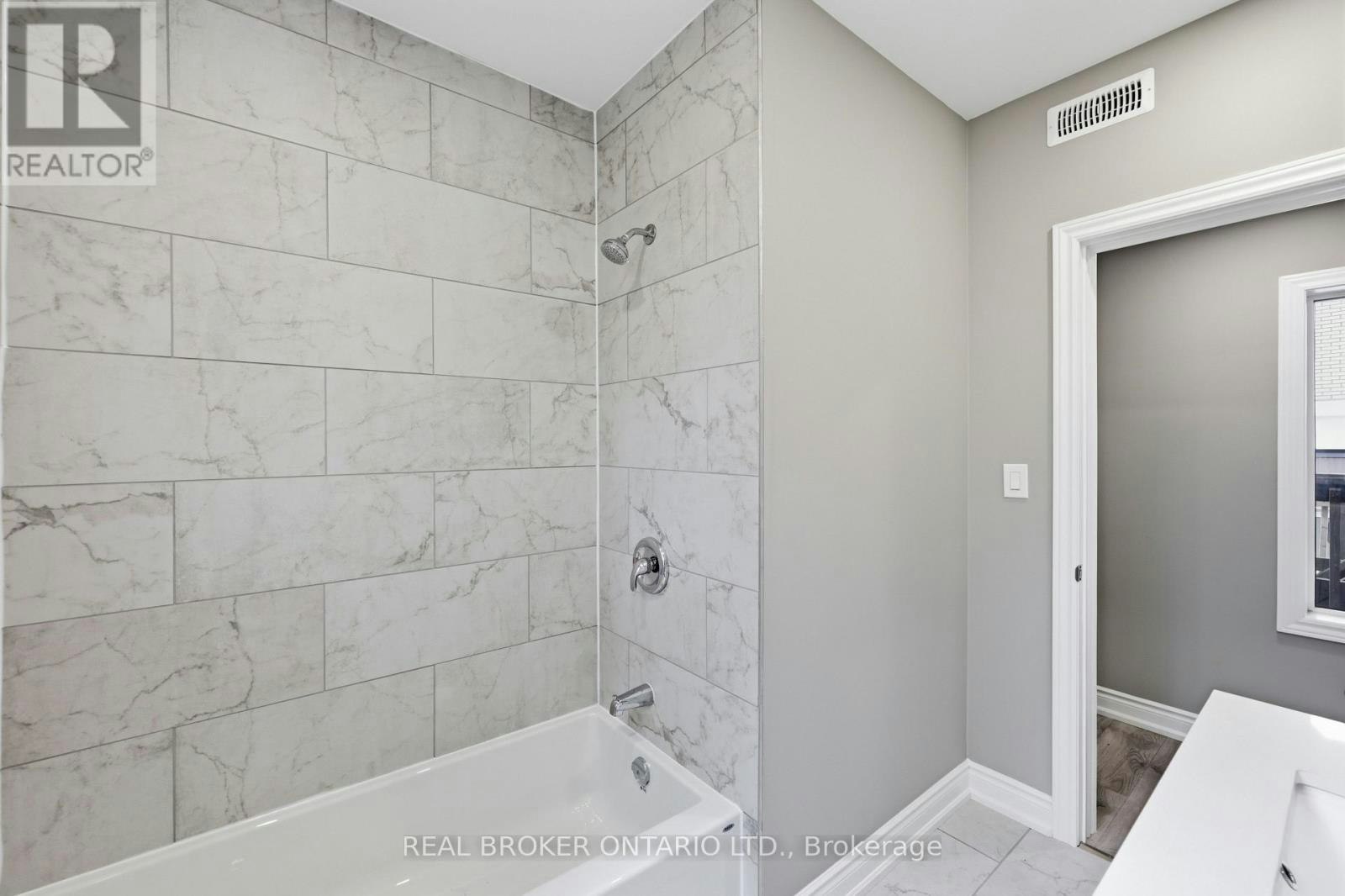 98 Duke Street, Hamilton, ON, L8P 1X5 - 23