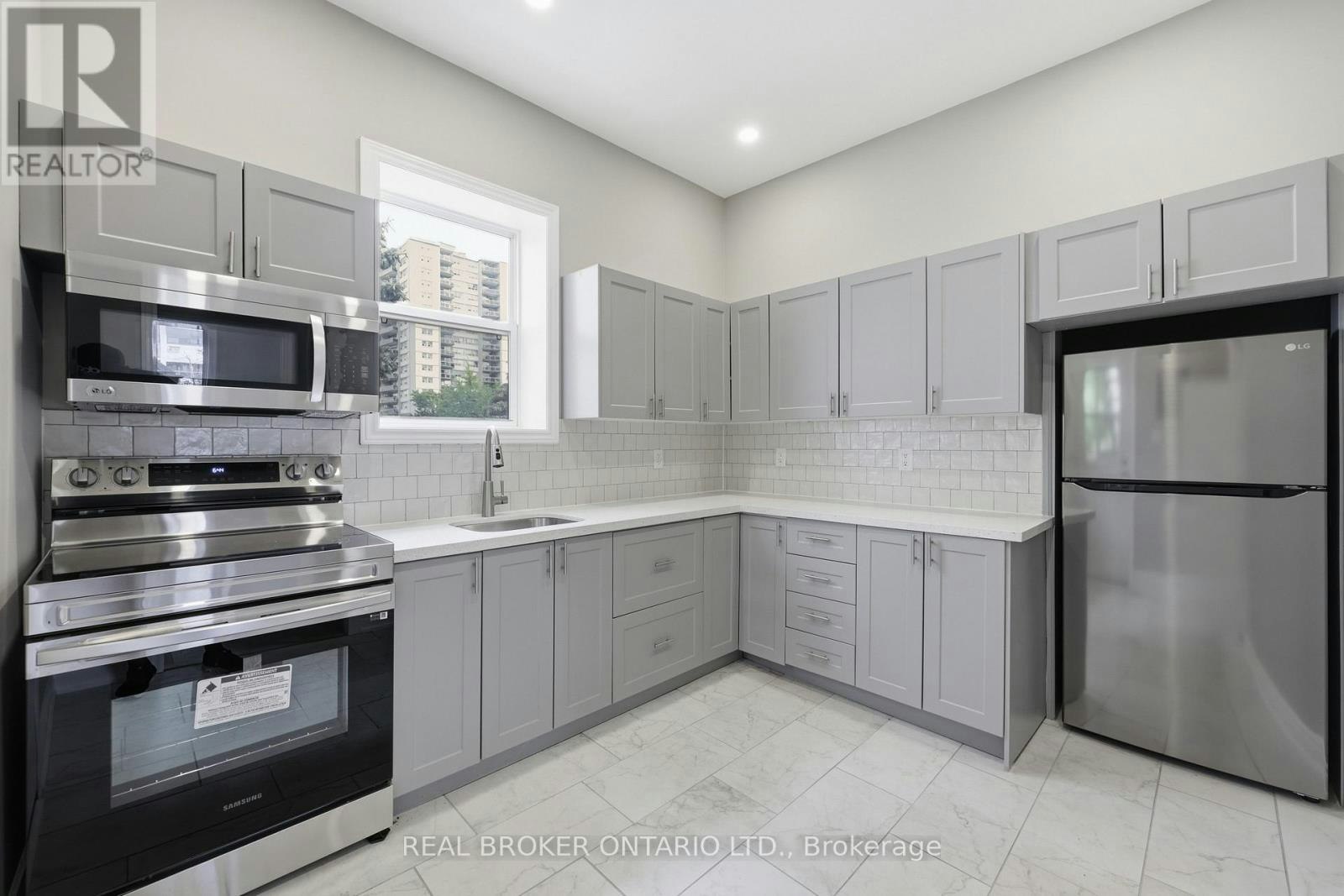 98 Duke Street, Hamilton, ON, L8P 1X5 - 13