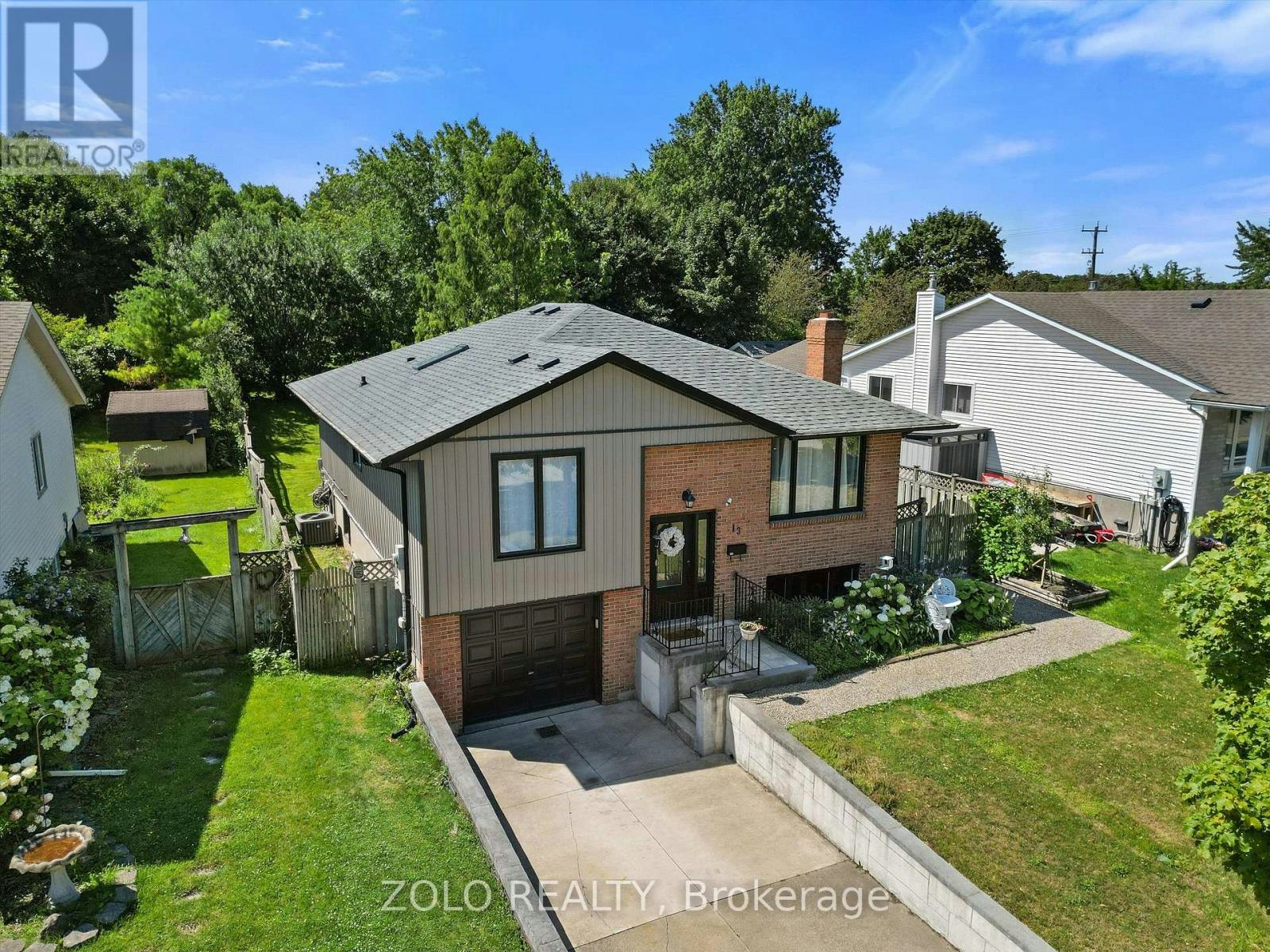 13 Cowan Drive, Thorold, ON, L2V 4Y8