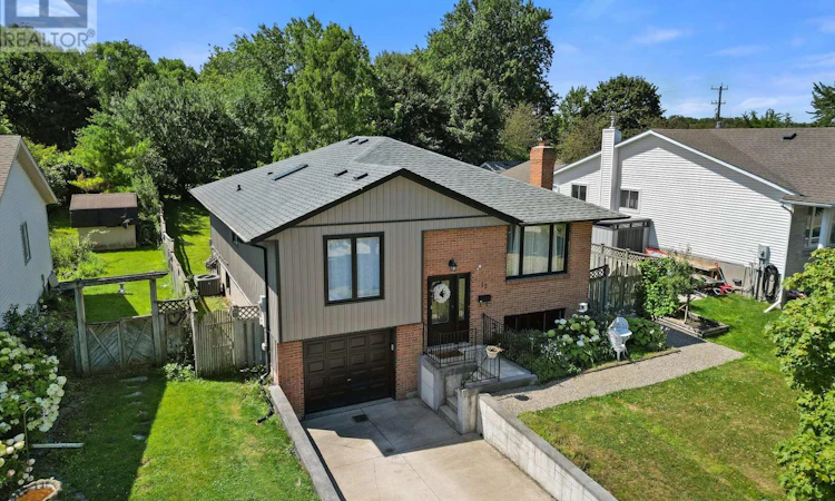 13 Cowan Drive