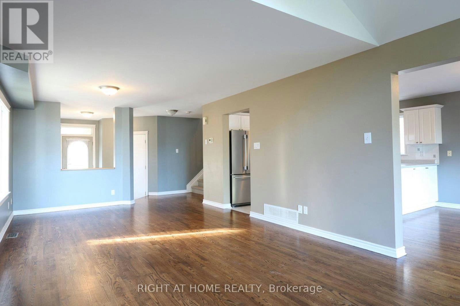 18 Roberge Crescent, Ottawa, ON, K2L 4G6 - 4