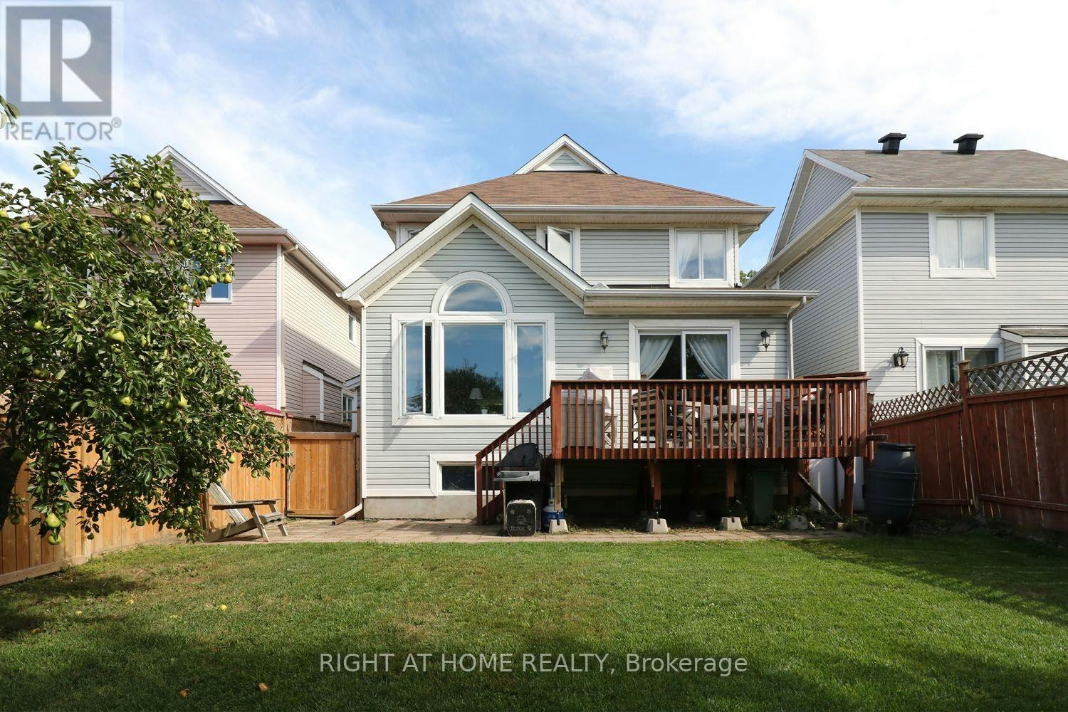 18 Roberge Crescent, Ottawa, ON, K2L 4G6 - 16