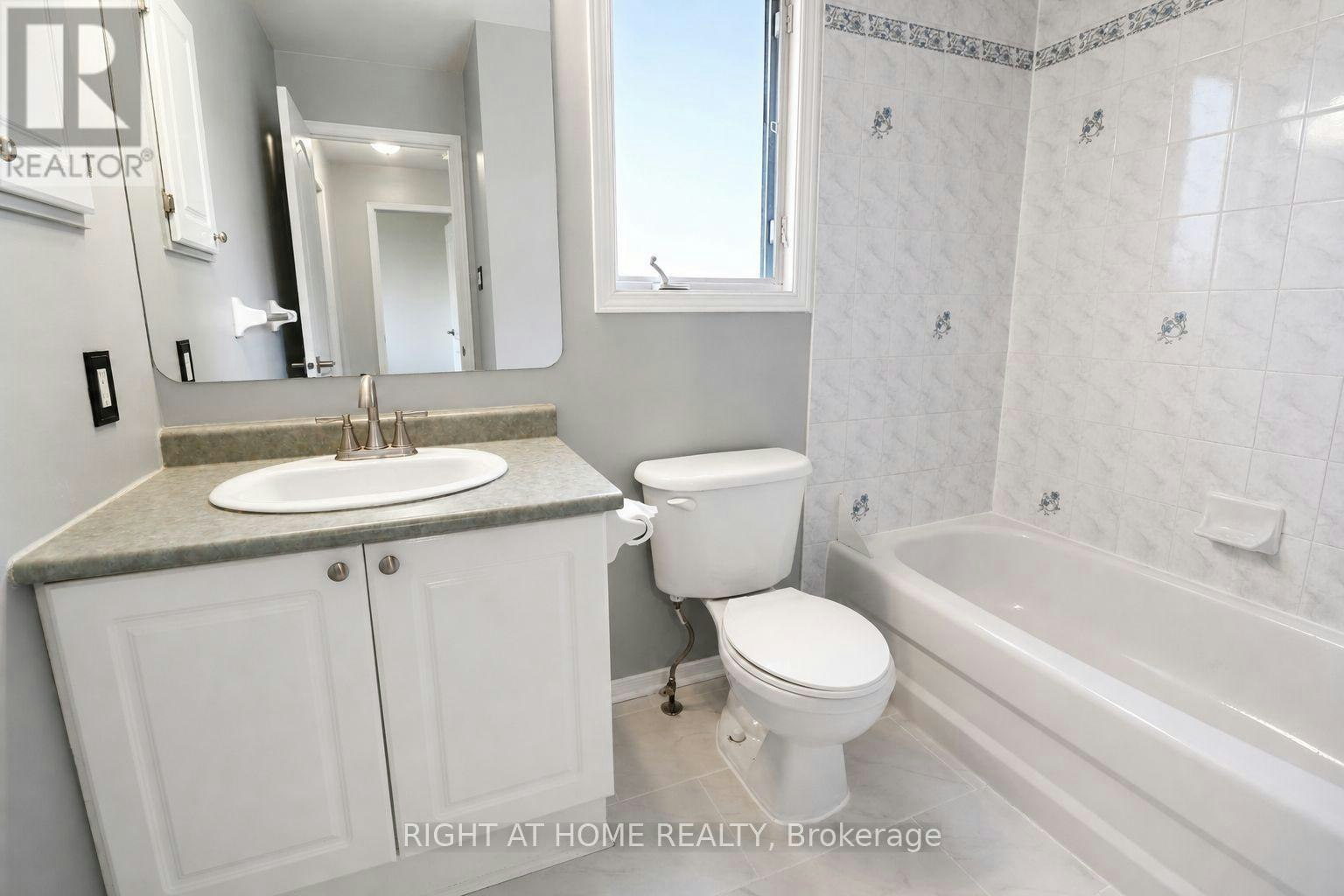 18 Roberge Crescent, Ottawa, ON, K2L 4G6 - 12