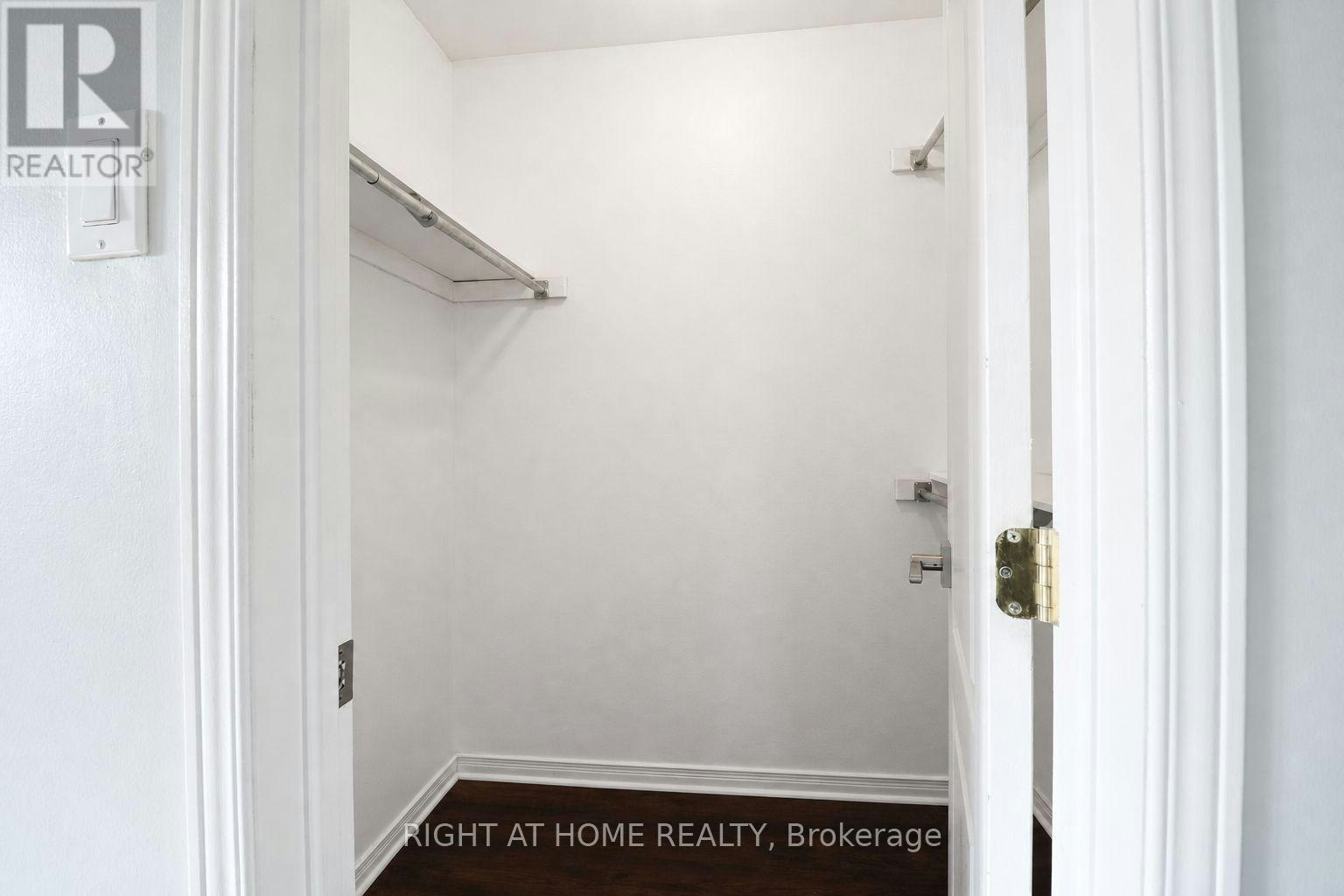 18 Roberge Crescent, Ottawa, ON, K2L 4G6 - 7