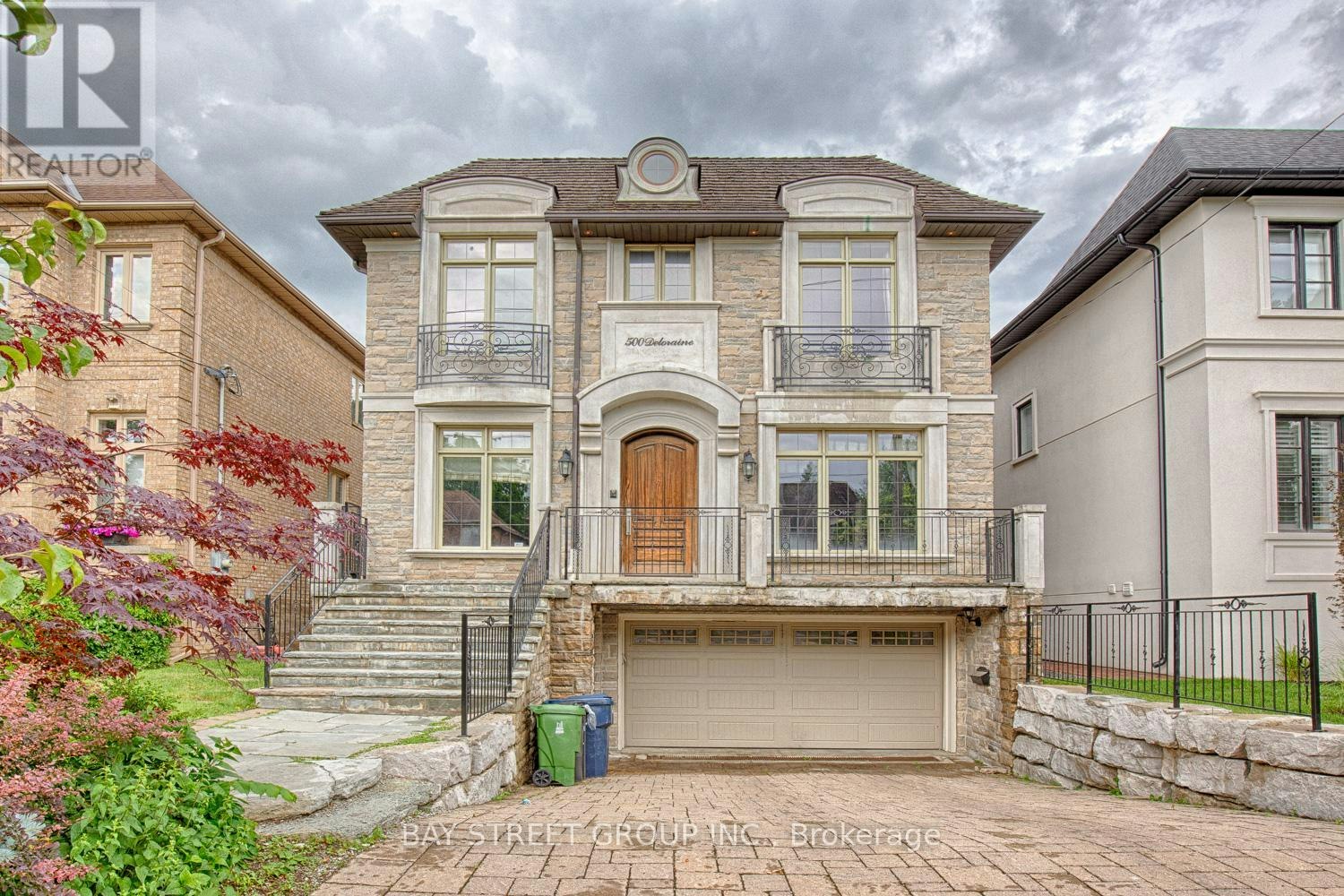 500 Deloraine Avenue, Toronto, ON, M5M 2B8 - 2