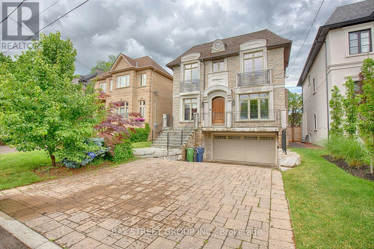 500 Deloraine Avenue, Toronto, ON, M5M 2B8