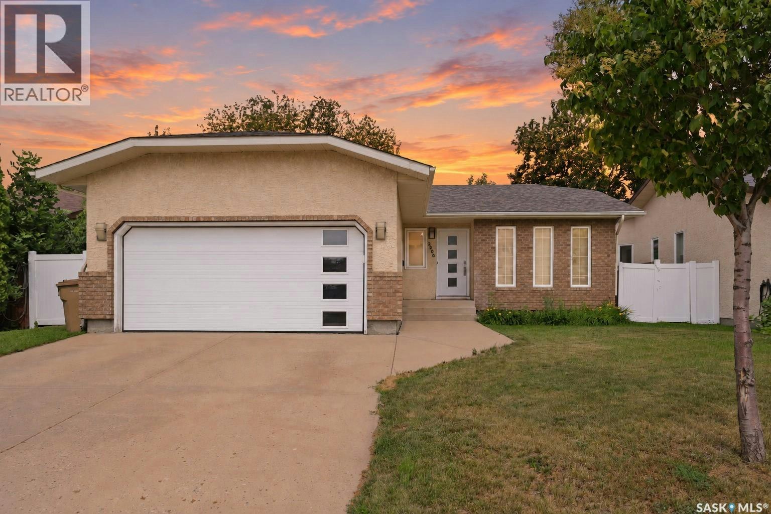 2206 Assiniboine Avenue E, Regina, SK, S4V 2E8