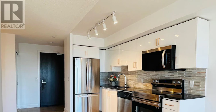 811-370 7 Highway E, Richmond Hill, ON, L4B 0C4 - 4