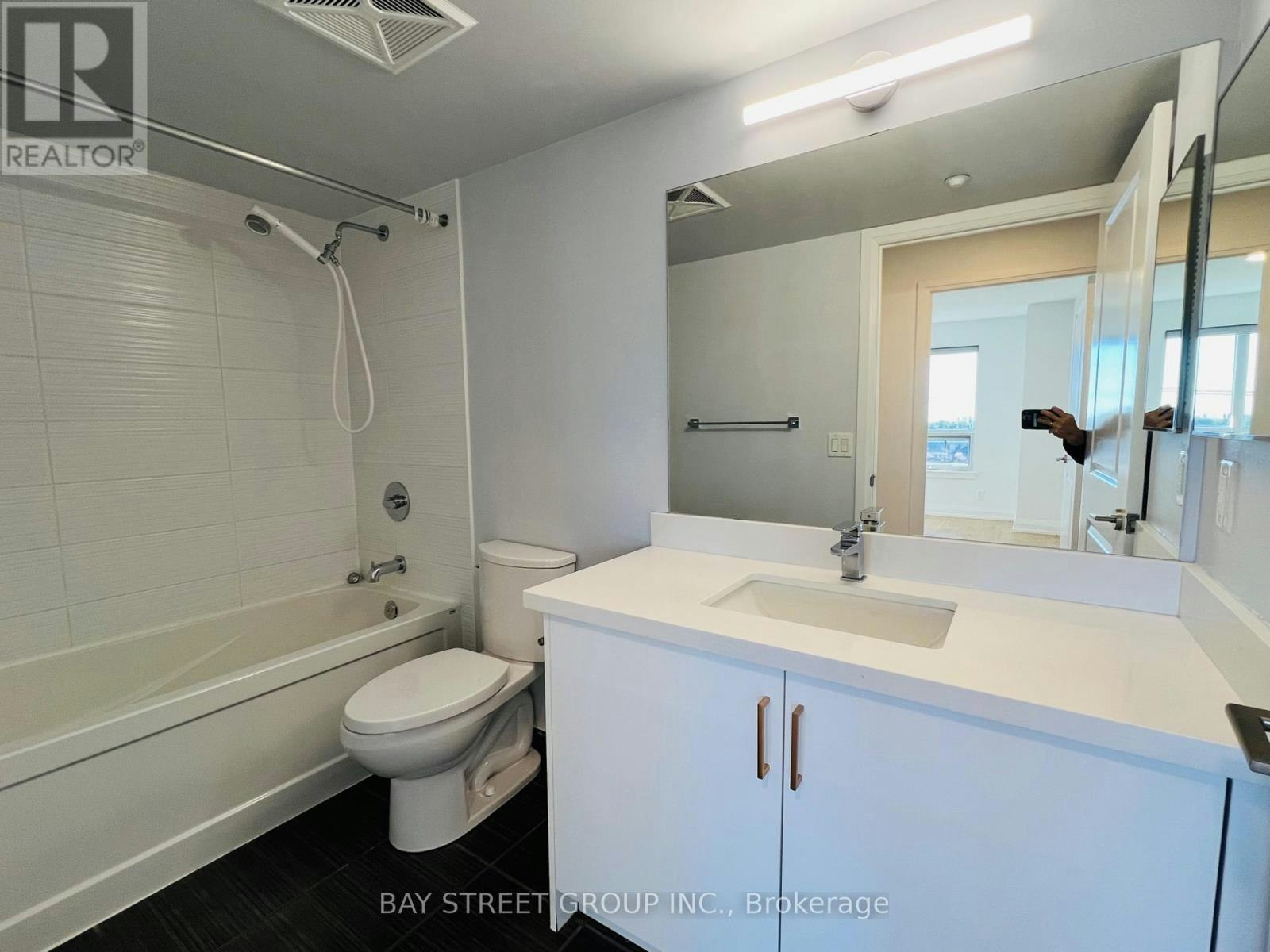 811-370 7 Highway E, Richmond Hill, ON, L4B 0C4 - 11