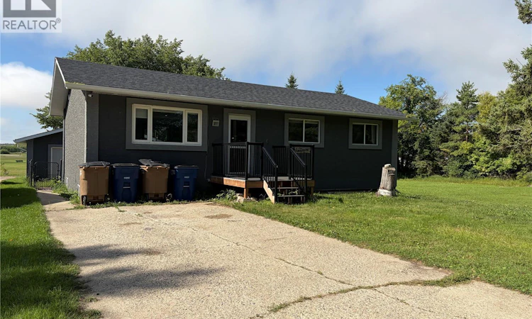 81 Horkoff Avenue