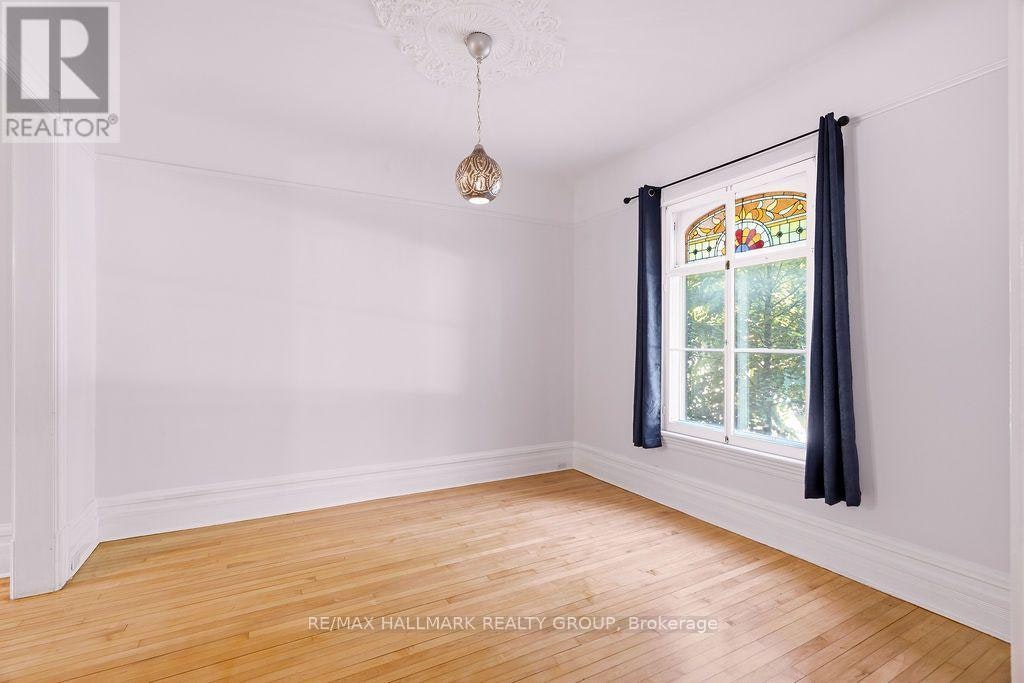 566 Maclaren Street, Ottawa, ON, K1R 5K7 - 5