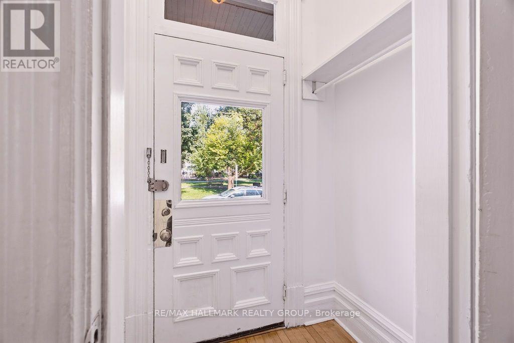 566 Maclaren Street, Ottawa, ON, K1R 5K7 - 3
