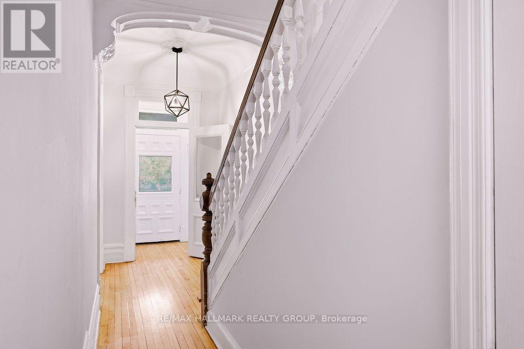 566 Maclaren Street, Ottawa, ON, K1R 5K7 - 9