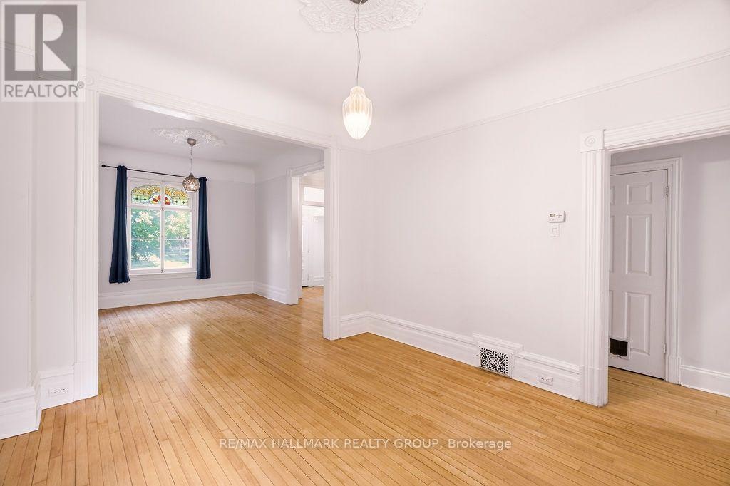 566 Maclaren Street, Ottawa, ON, K1R 5K7 - 8