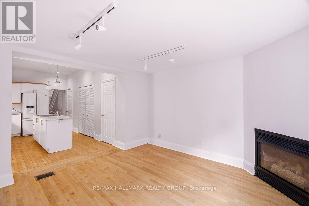 566 Maclaren Street, Ottawa, ON, K1R 5K7 - 18