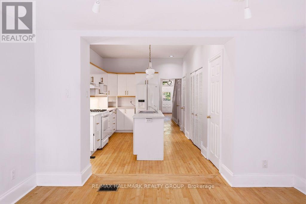 566 Maclaren Street, Ottawa, ON, K1R 5K7 - 17