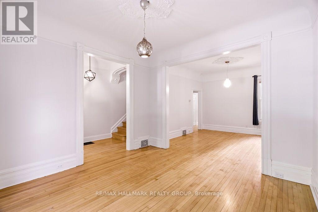 566 Maclaren Street, Ottawa, ON, K1R 5K7 - 6