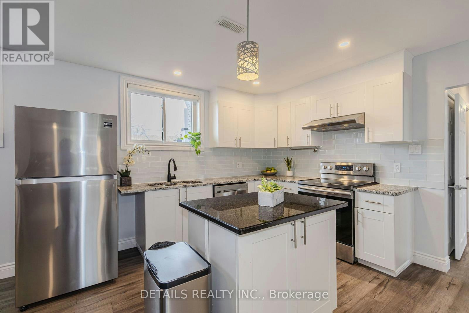 7 Kerry Crescent E, Ottawa, ON, K2E 5V7 - 8