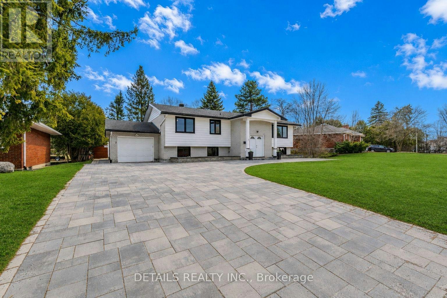 7 Kerry Crescent E, Ottawa, ON, K2E 5V7
