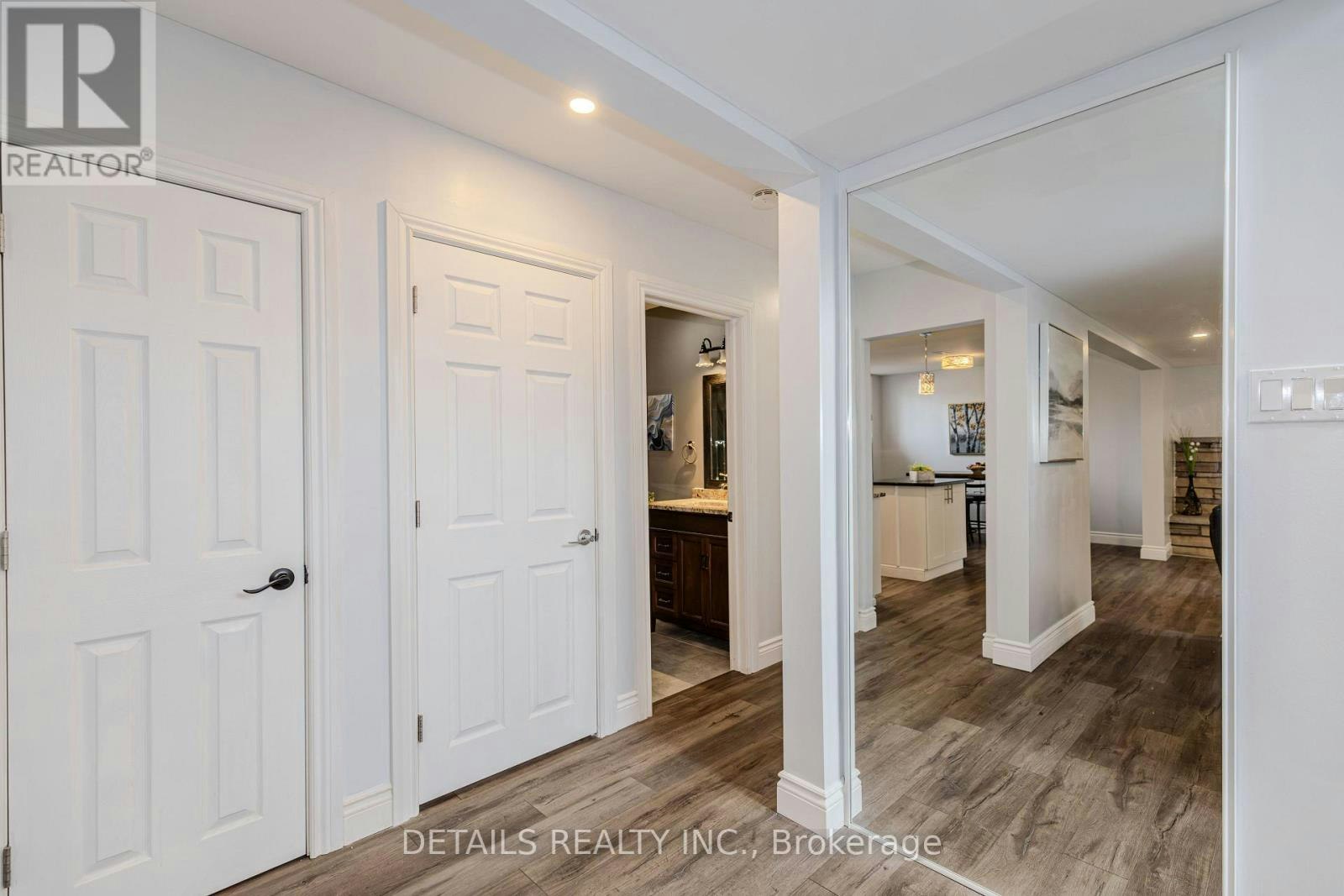 7 Kerry Crescent E, Ottawa, ON, K2E 5V7 - 5