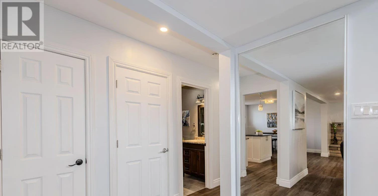 7 Kerry Crescent E, Ottawa, ON, K2E 5V7 - 5