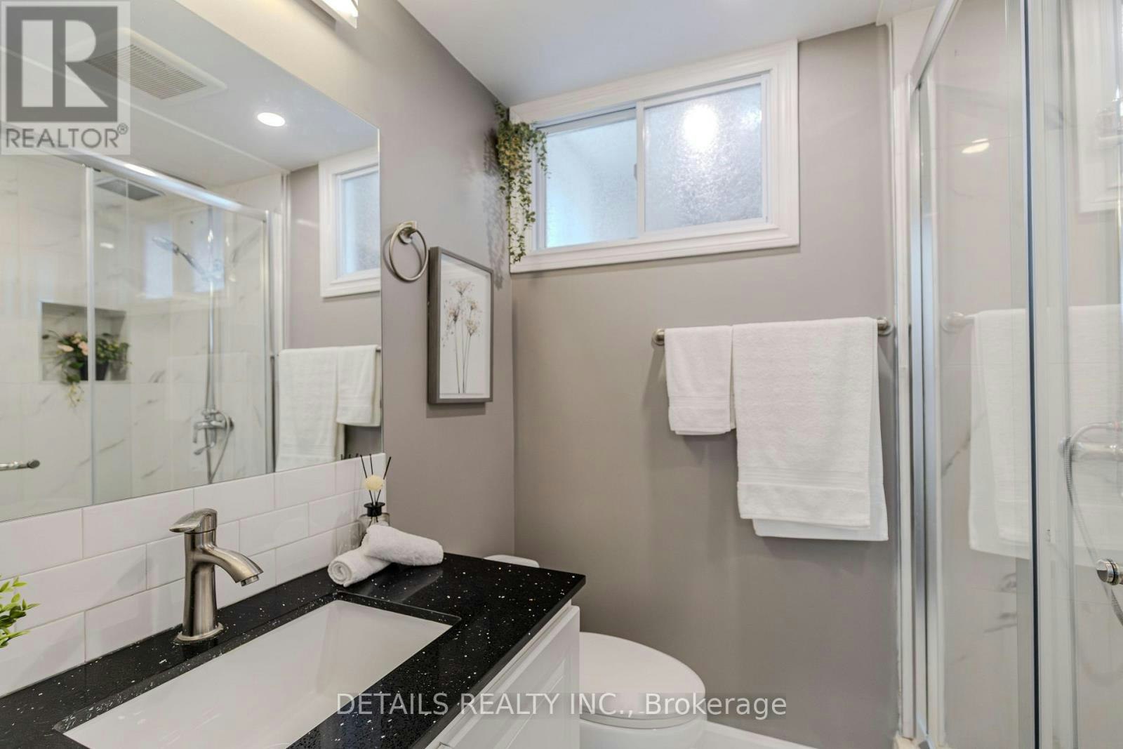 7 Kerry Crescent E, Ottawa, ON, K2E 5V7 - 17