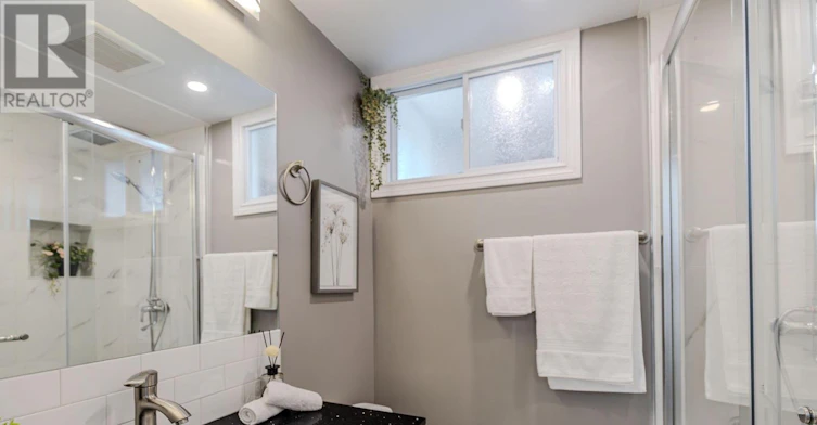 7 Kerry Crescent E, Ottawa, ON, K2E 5V7 - 17