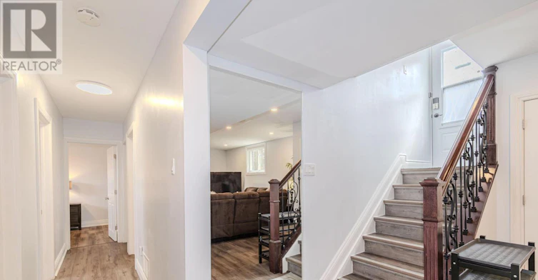 7 Kerry Crescent E, Ottawa, ON, K2E 5V7 - 4