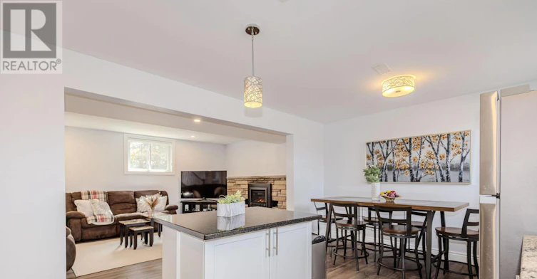 7 Kerry Crescent E, Ottawa, ON, K2E 5V7 - 10